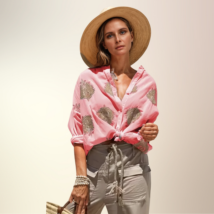 Front view of a model wearing a light and chic pink women&