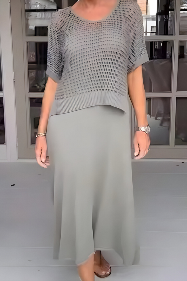 Front view of the women&