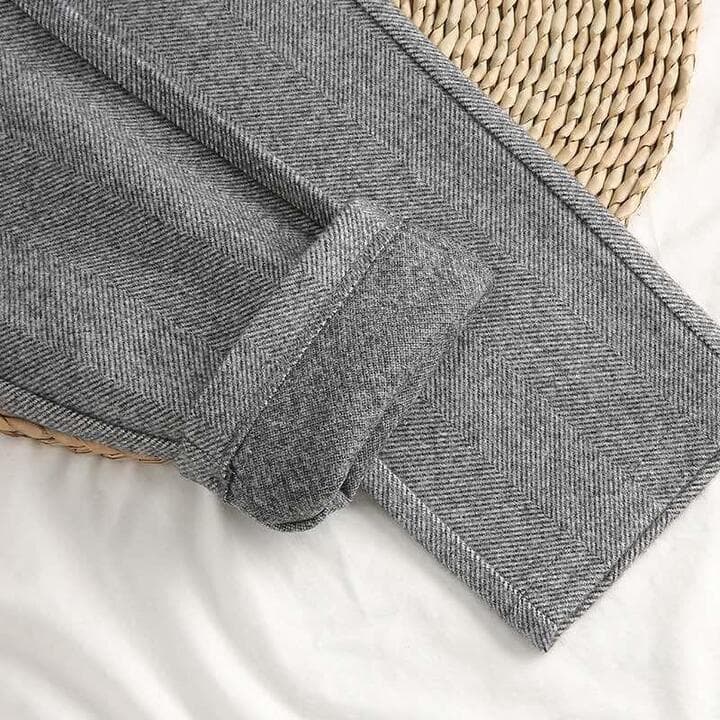 Detail of grey herringbone women&