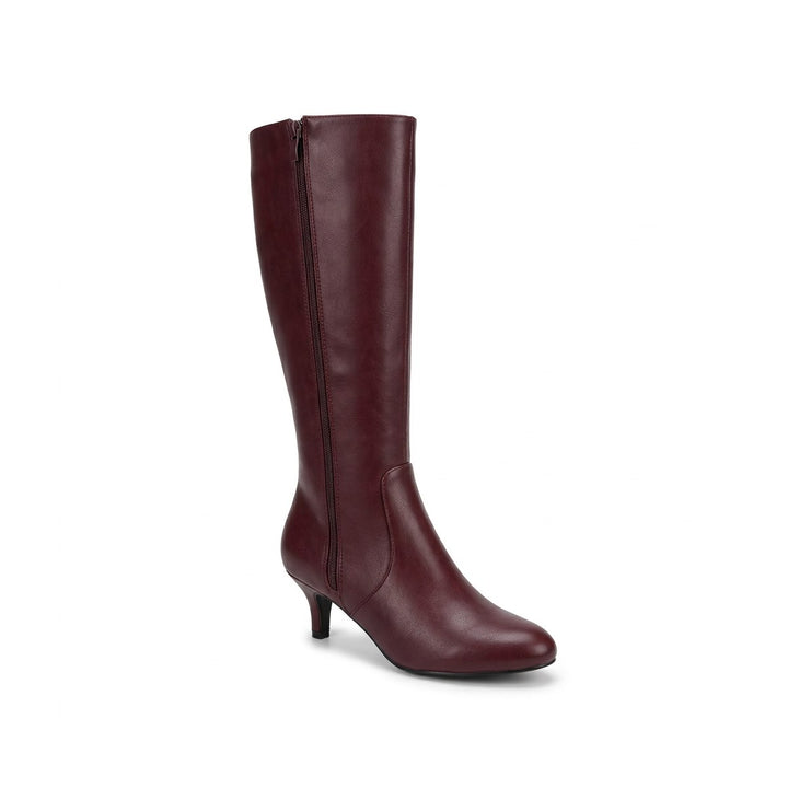 Side view of a burgundy women&