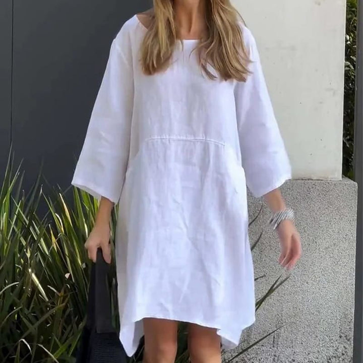 Front view of model wearing a white women&