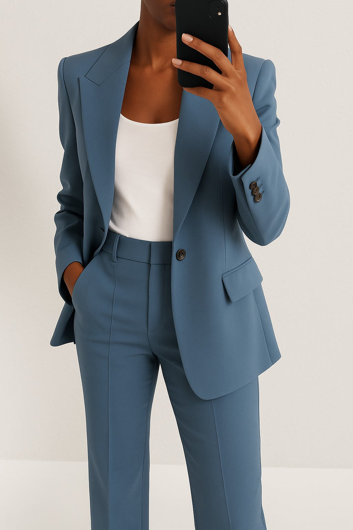 Front view, model wearing a women&