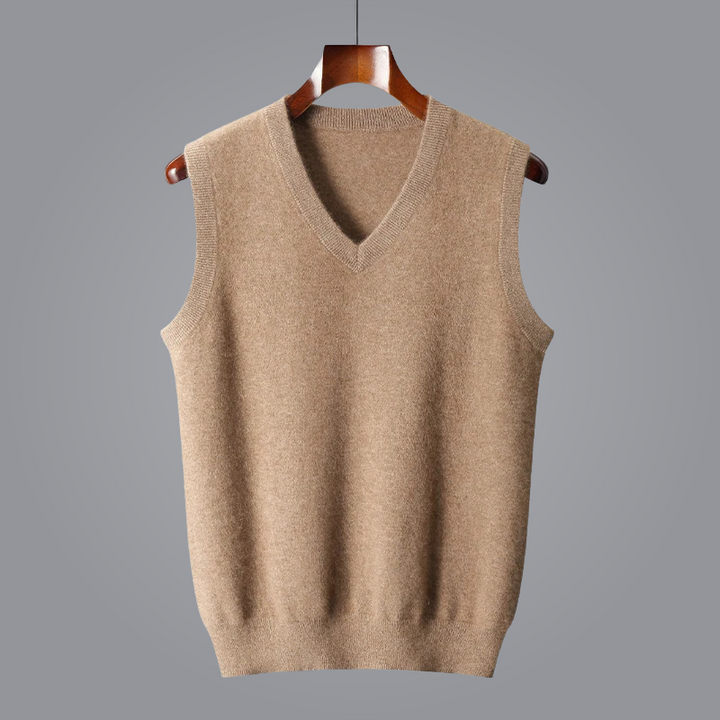 Front view of a light brown women&