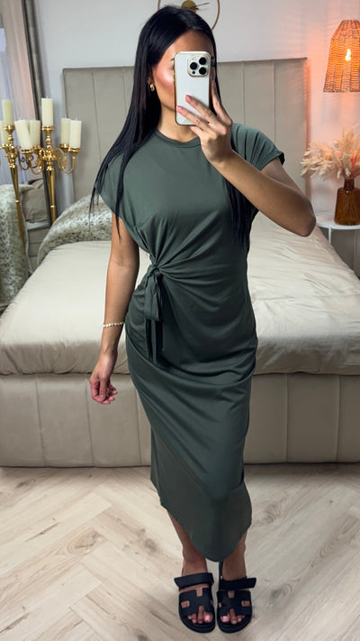 Aurora™ | Elegant Midi Dress with Feminine Bow Detail