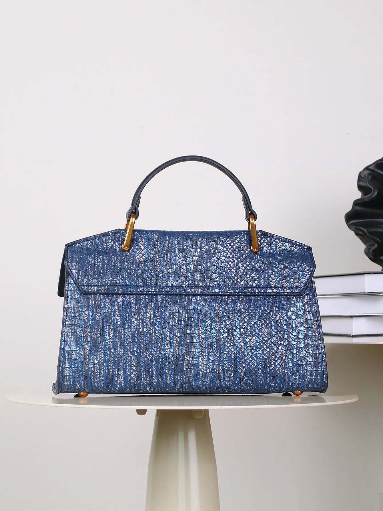 Serpentina | Stylish Embossed Snake-Print Bag