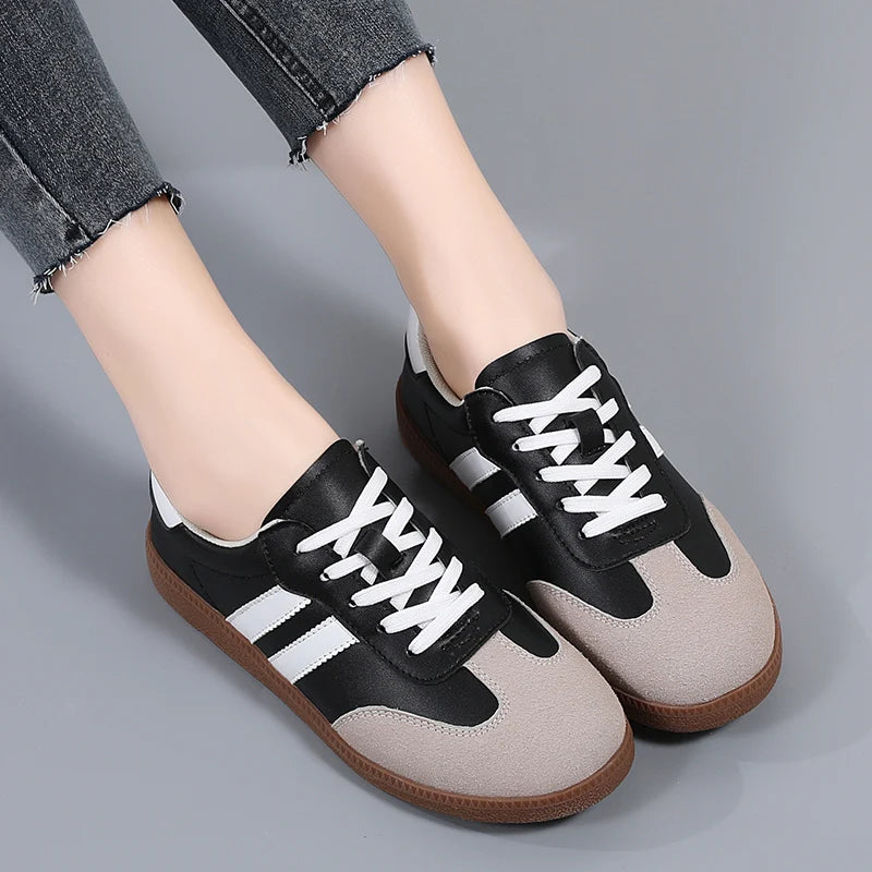 Katherine | Classic Black and White Casual Sneakers