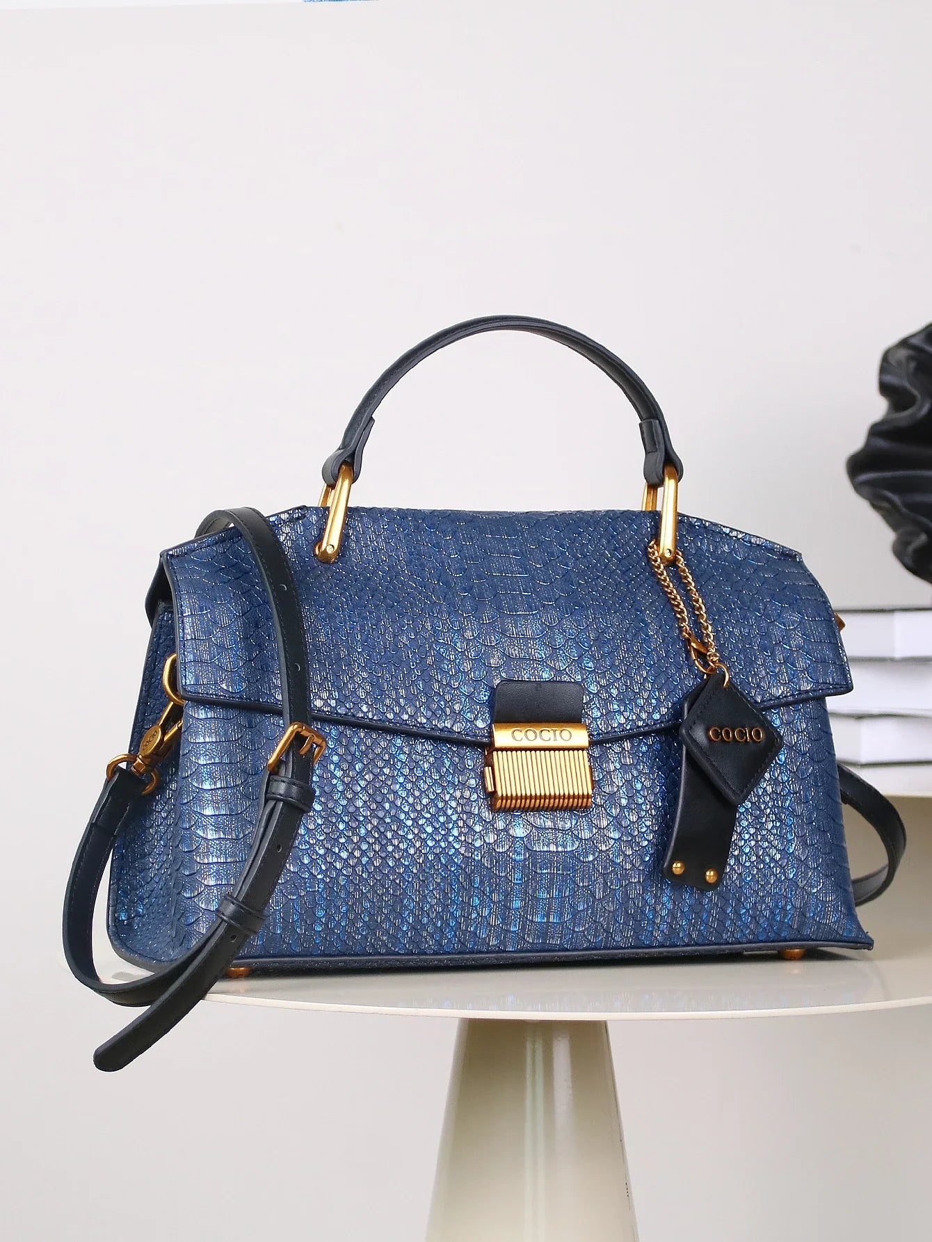 Serpentina | Stylish Embossed Snake-Print Bag