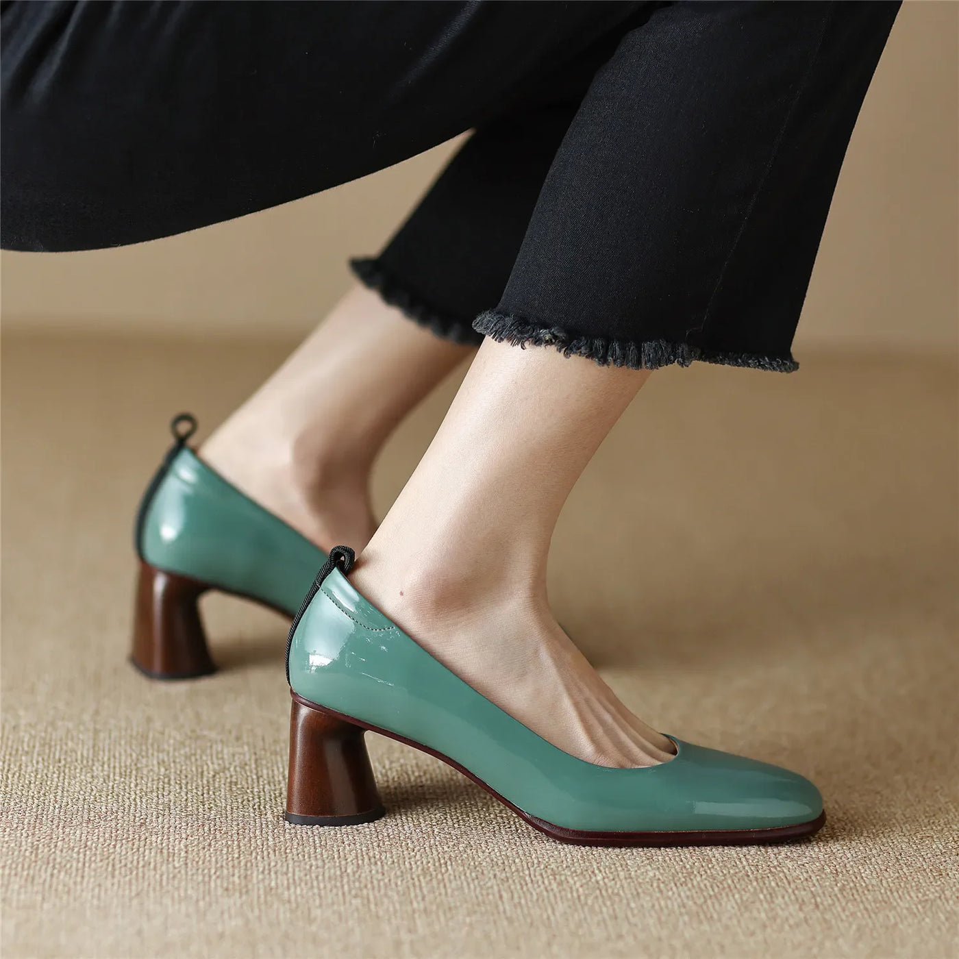 Jade | Genuine leather mid-heel pumps