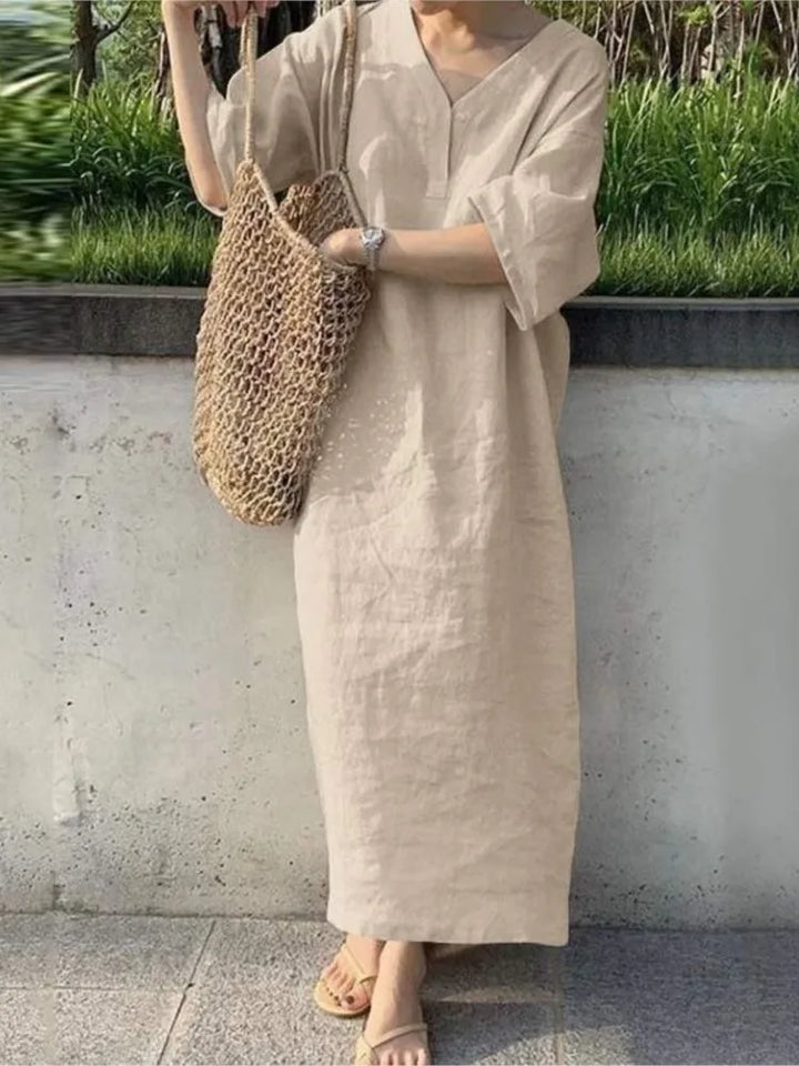 Front view of a model wearing the women&