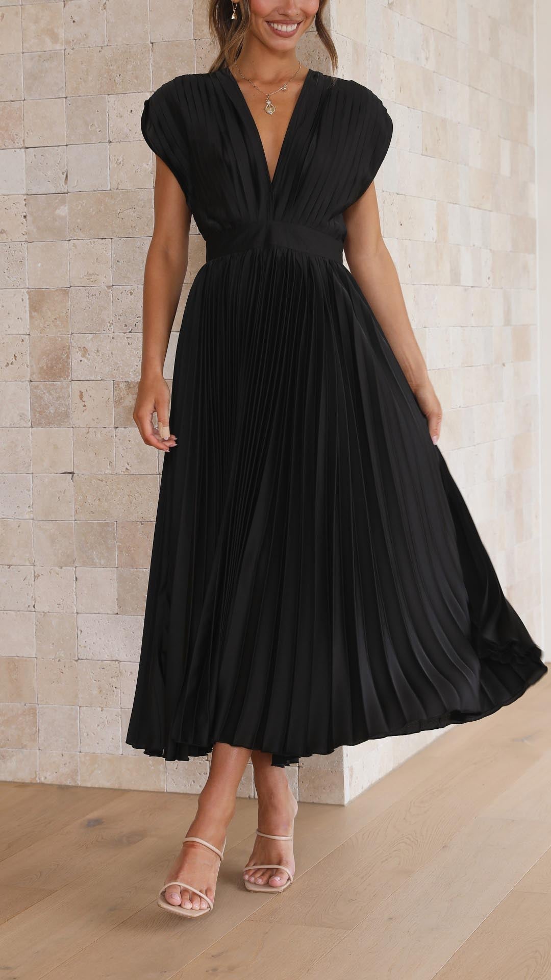 Lena | Elegant Pleated Dress
