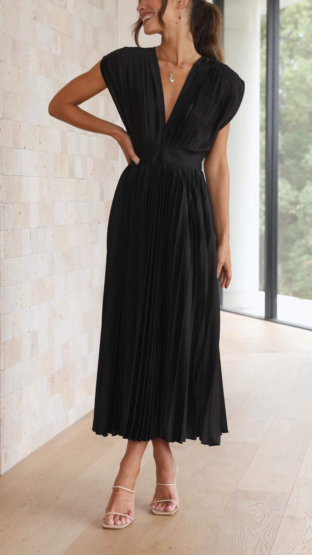 Lena | Elegant Pleated Dress