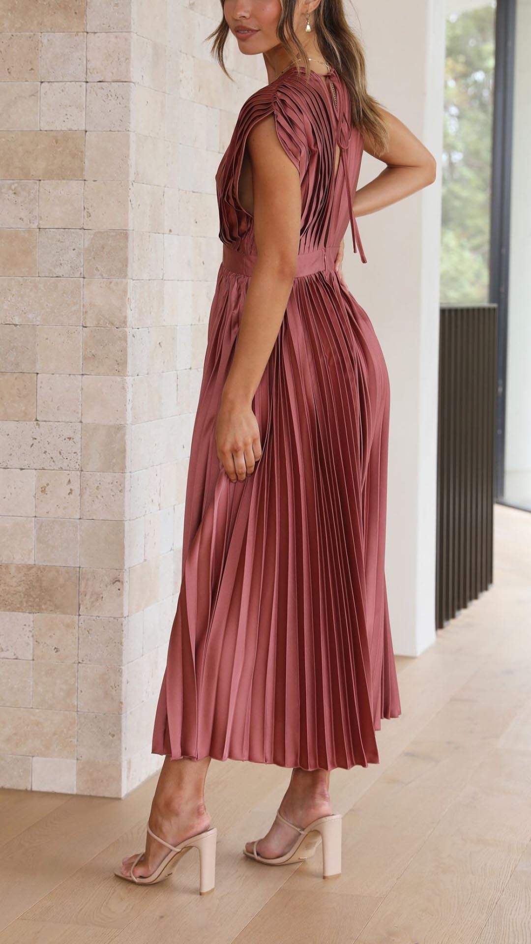 Lena | Elegant Pleated Dress