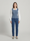 Essential Pullover Blouse: Classic Lines