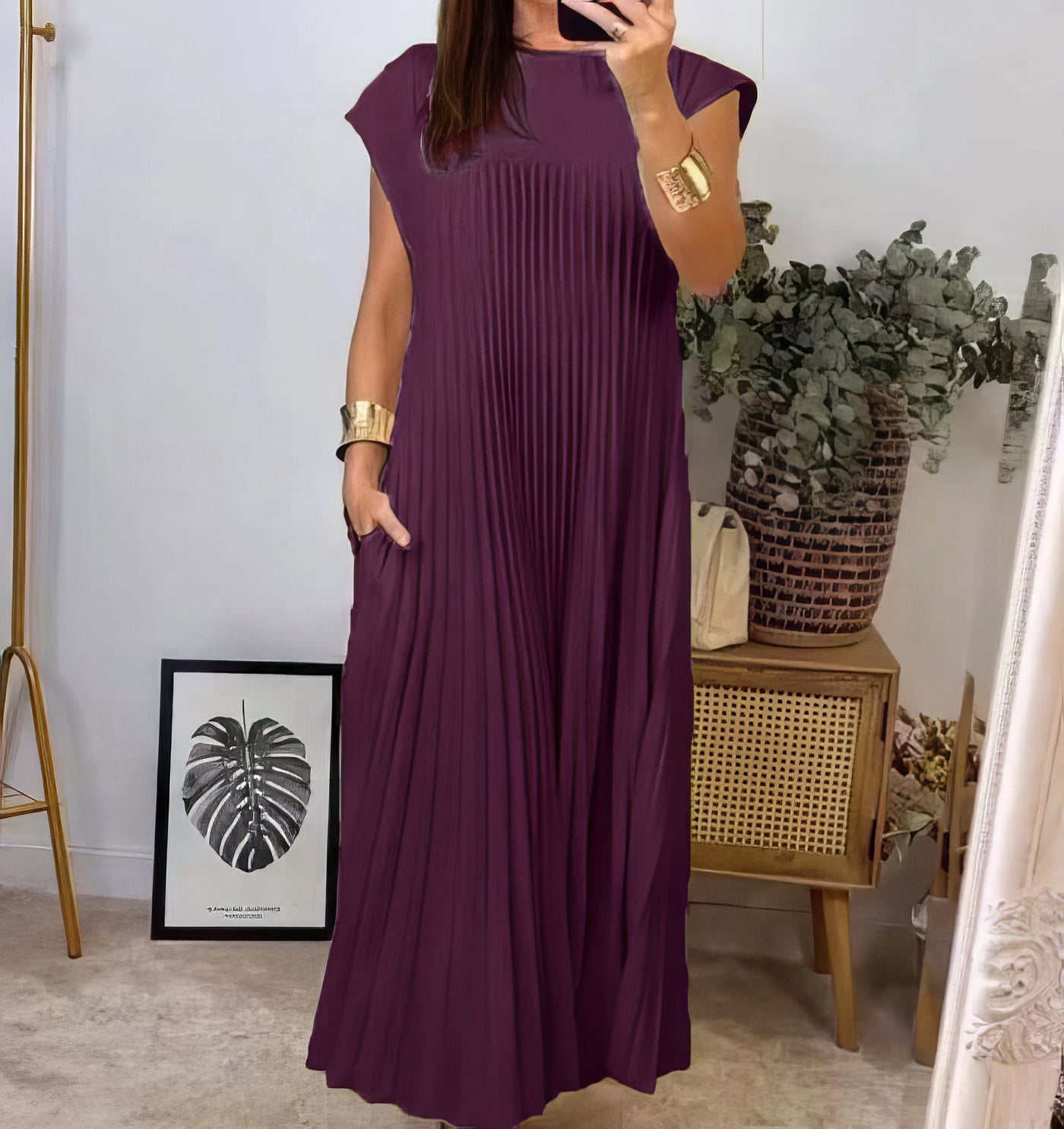 Genevieve | Simple Sleeveless Pleated Dress