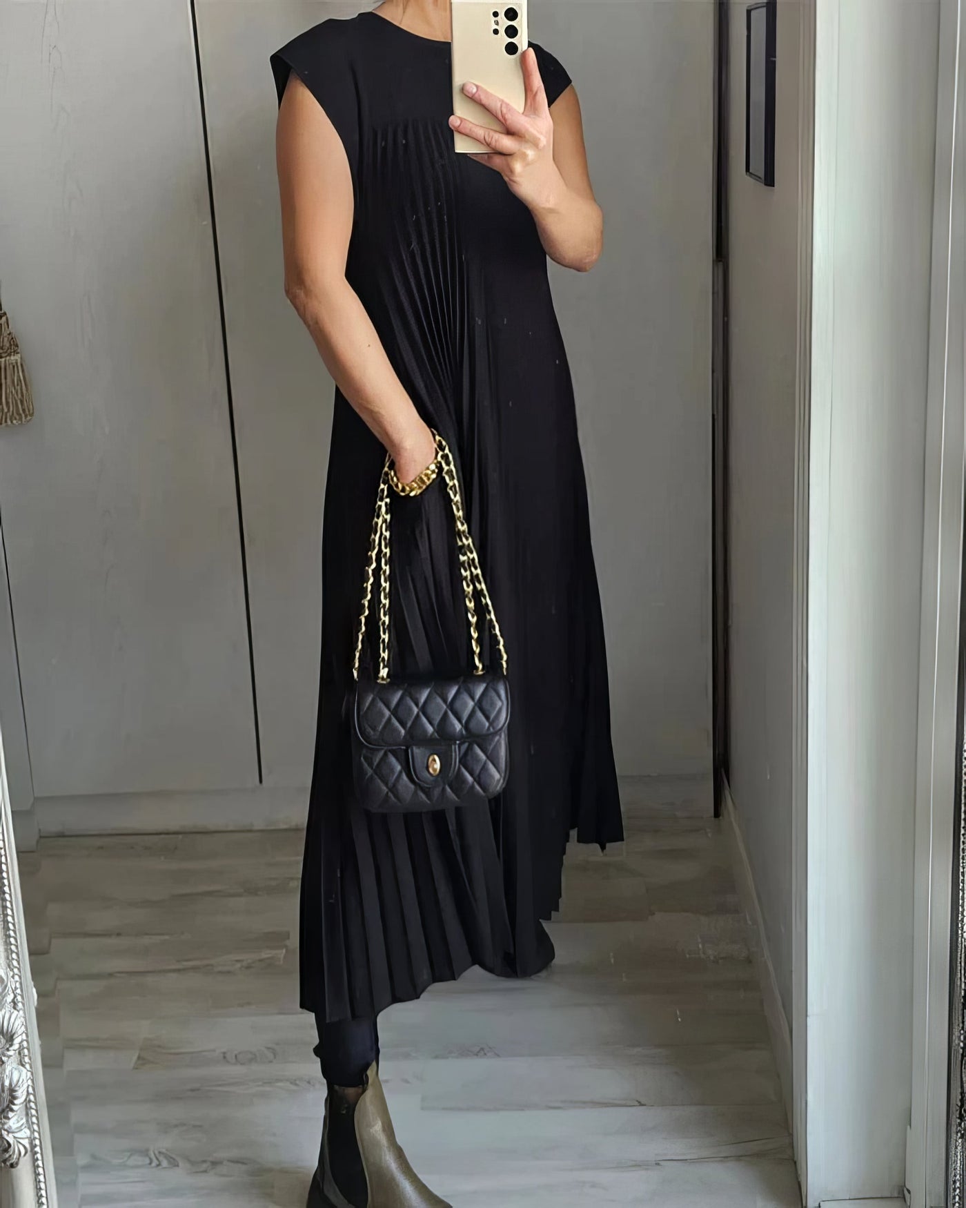 Genevieve | Simple Sleeveless Pleated Dress